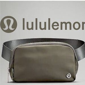 NWT Lululemon Everywhere Belt Bag